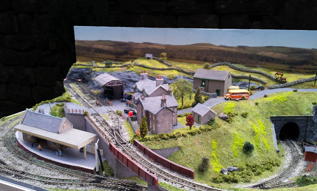 n Delph Farm Halt 3