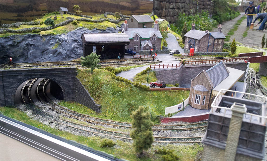n Delph Farm Halt 4