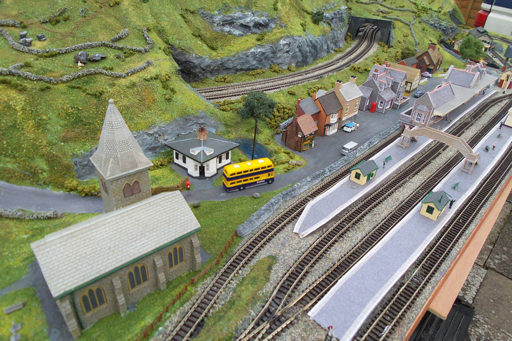 6ft mainline N Gauge 1
