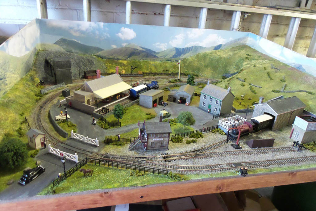 Compact 00 Gauge 1