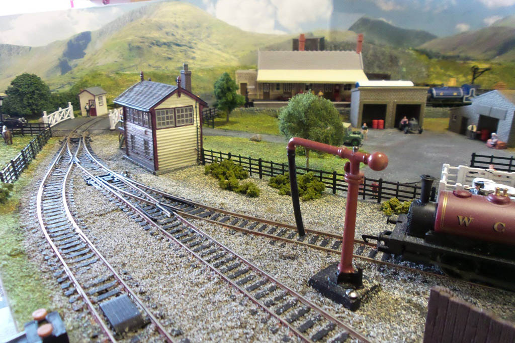 Compact 00 Gauge 4